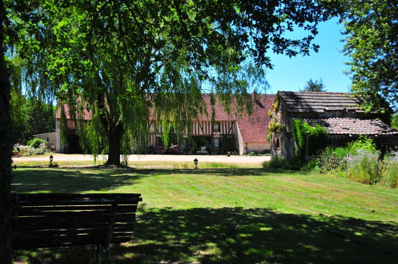 Bed and Breakfast Les Guenins Gien Esterno foto
